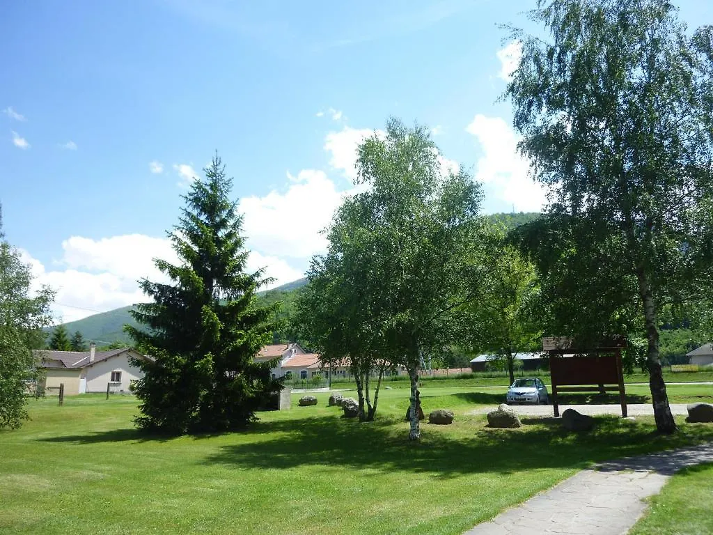 Complexe Des Oustalous Hotel Les Cabannes  0*, Les Cabannes (Ariege)